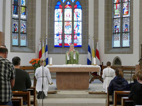 Vorstellung der Kommunionkinder in St. Crescentius ( © Karl-Franz Thiede)